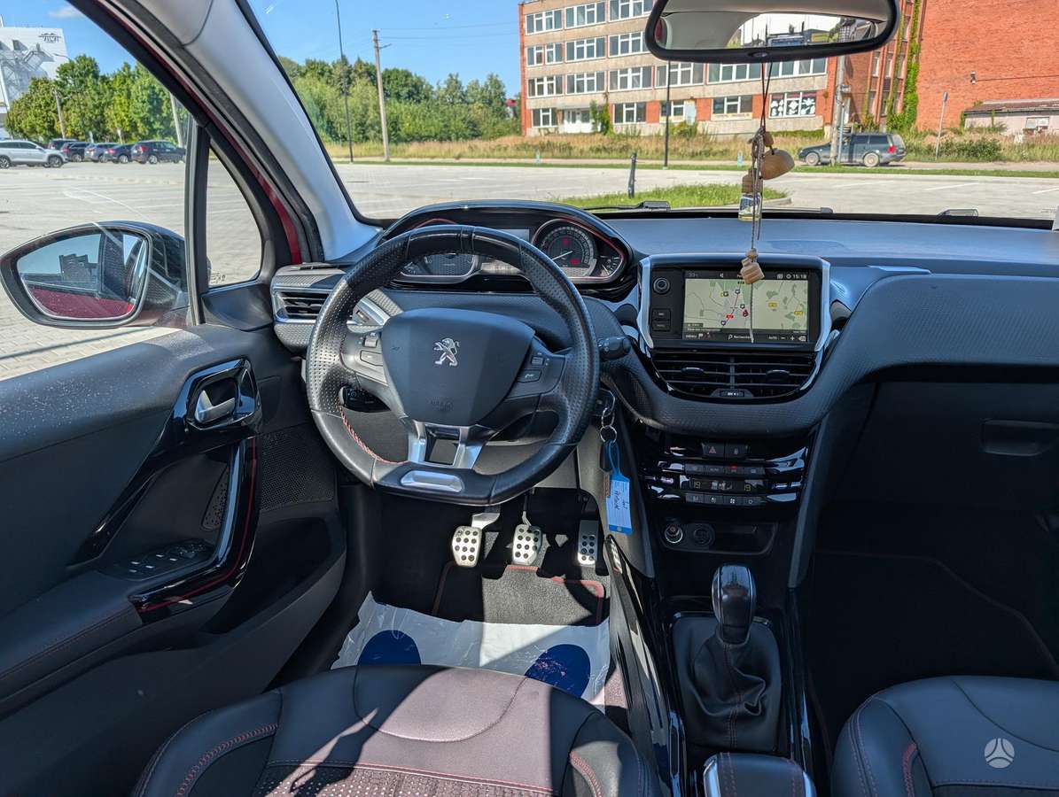 Peugeot 2008, 1.2 l., hatchback
