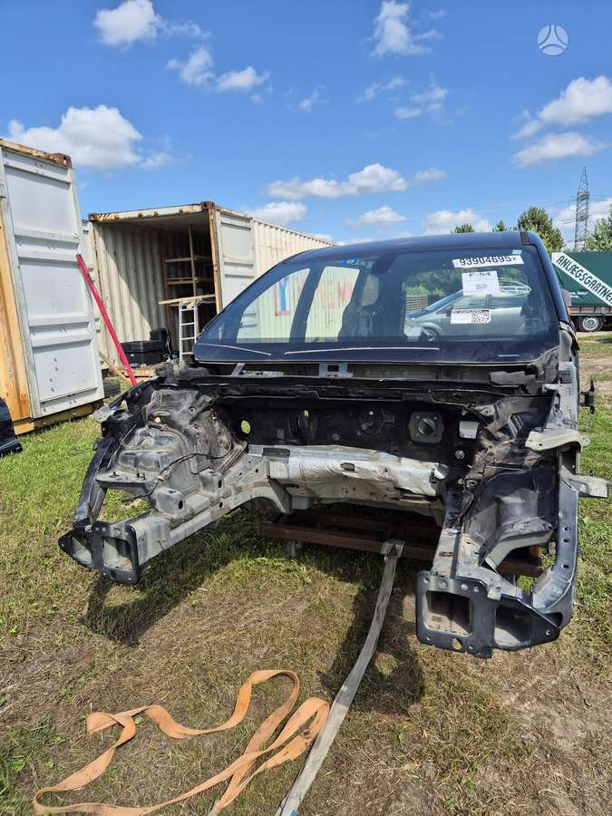 Chrysler Pacifica по частям