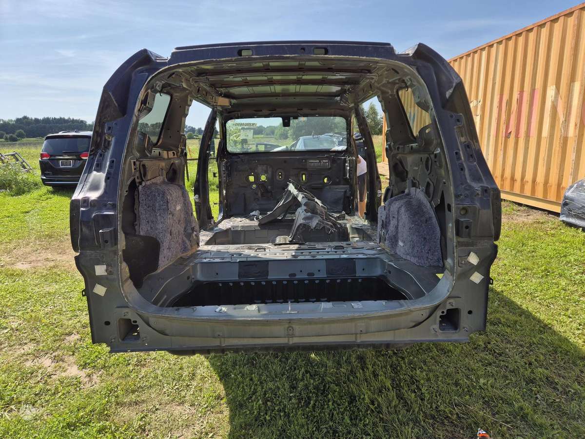 Chrysler Pacifica по частям