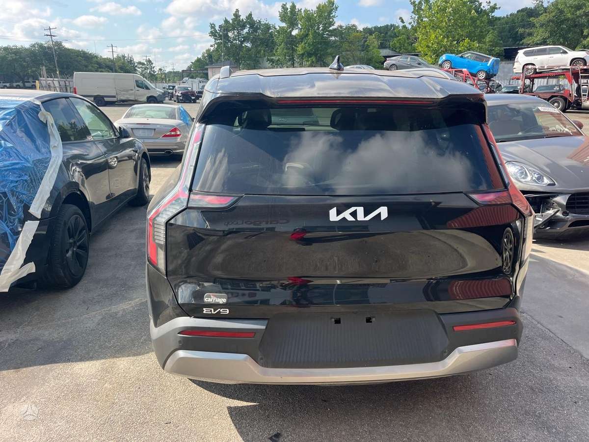 Kia EV9, 100 kWh, off-road / crossover