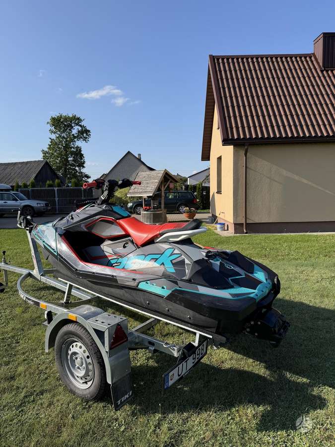 Sea-Doo Spark Trixx, jet skis