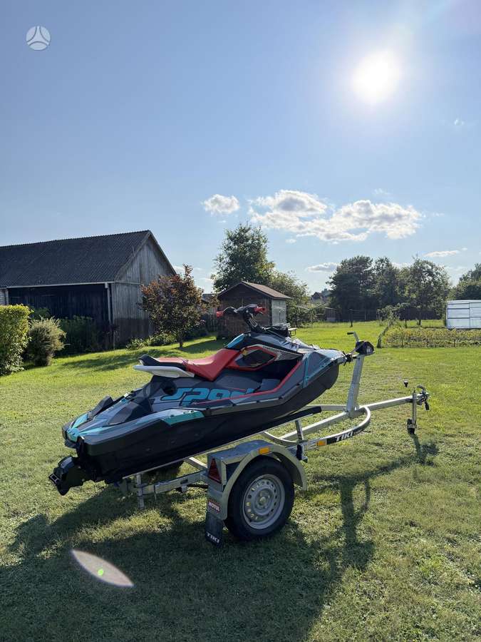 Sea-Doo Spark Trixx, jet skis