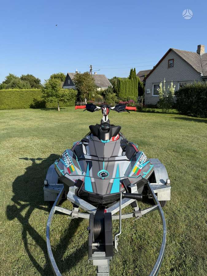 Sea-Doo Spark Trixx, jet skis