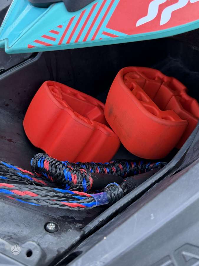 Sea-Doo Spark Trixx, jet skis