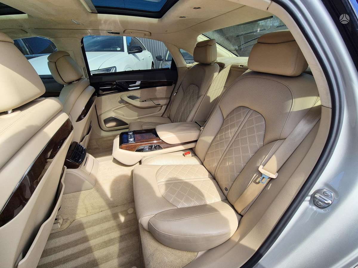 Audi A8, 4.0 l., Седан
