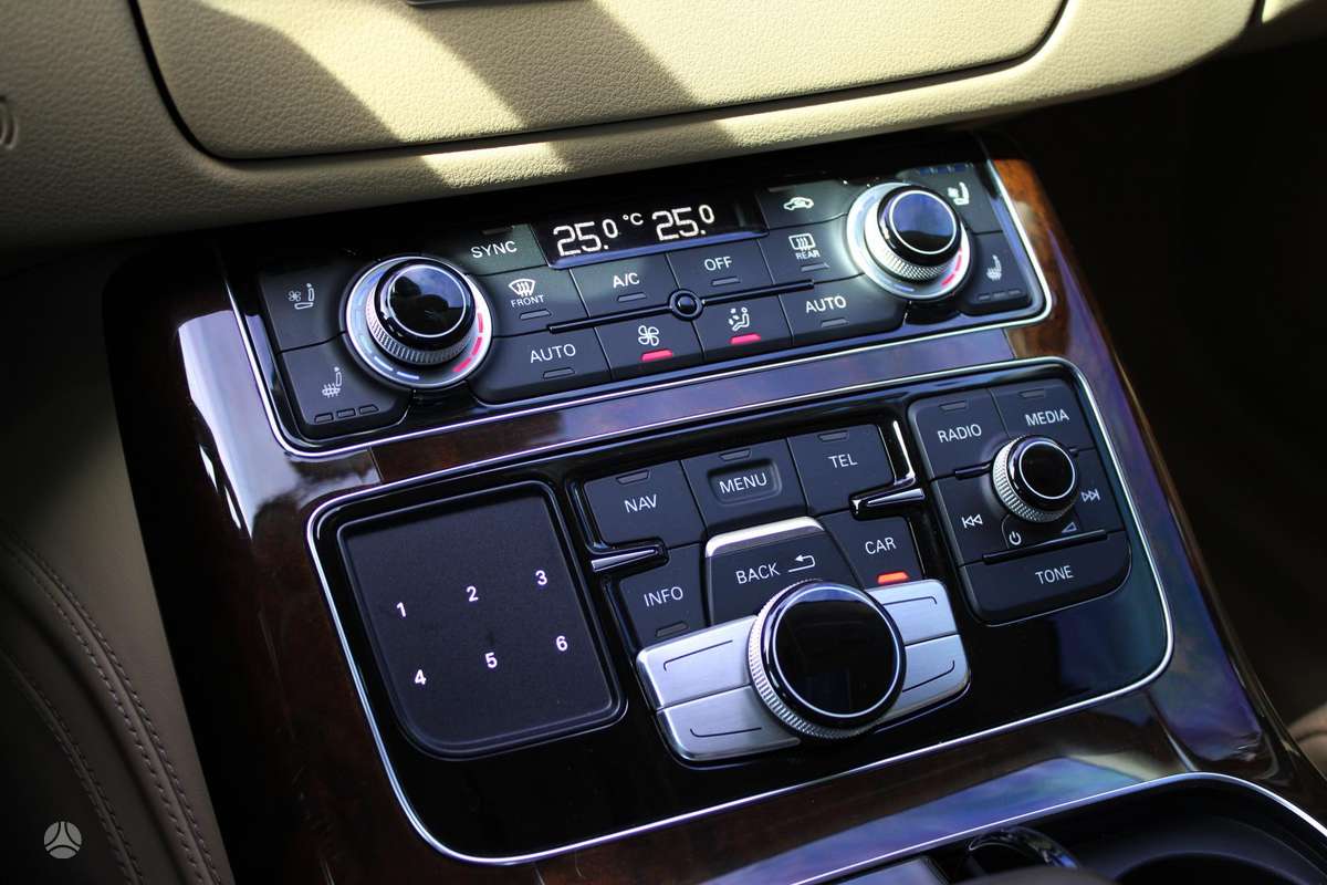 Audi A8, 4.0 l., Седан