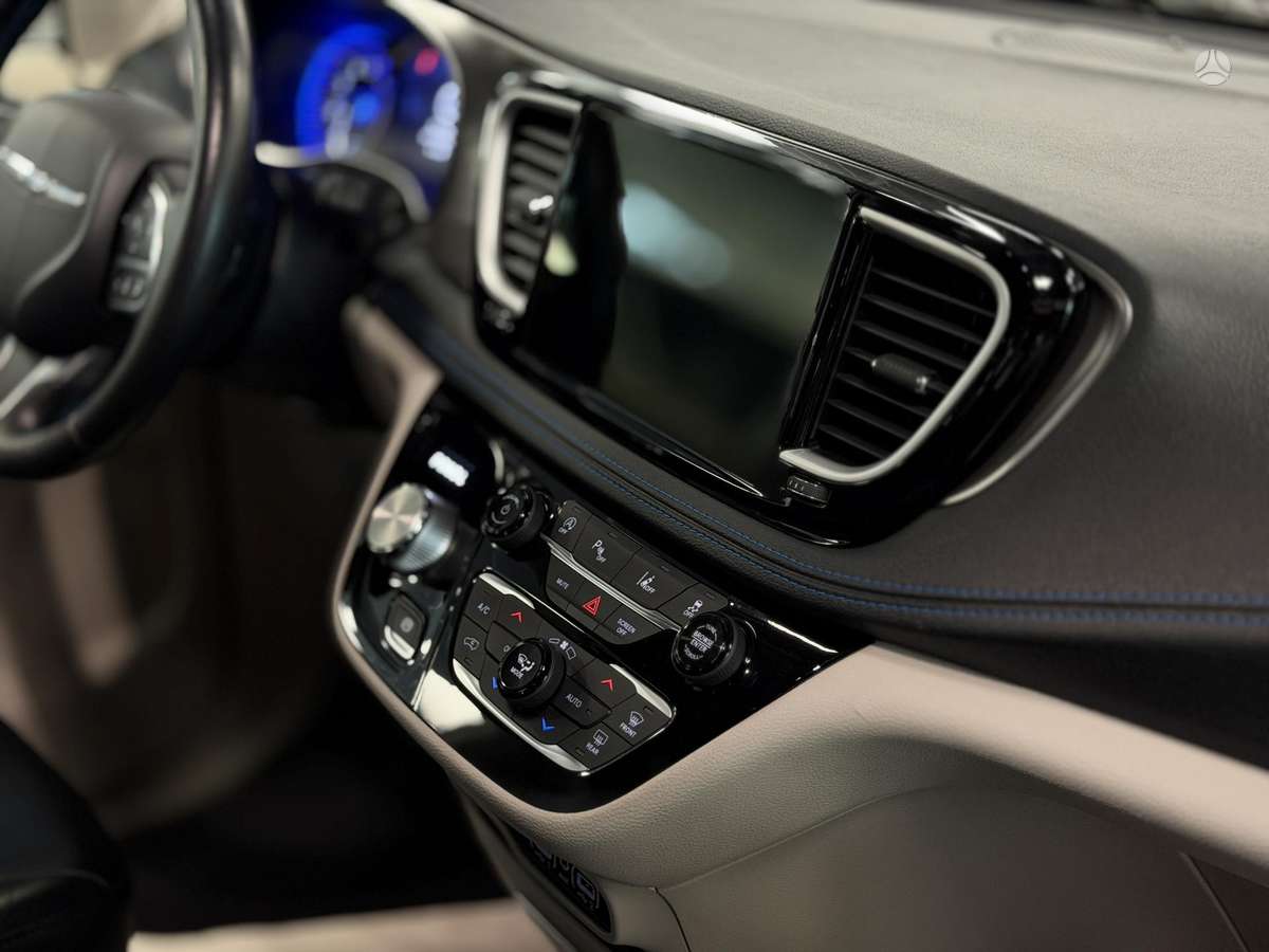Chrysler Pacifica, 3.6 l., Минивэн