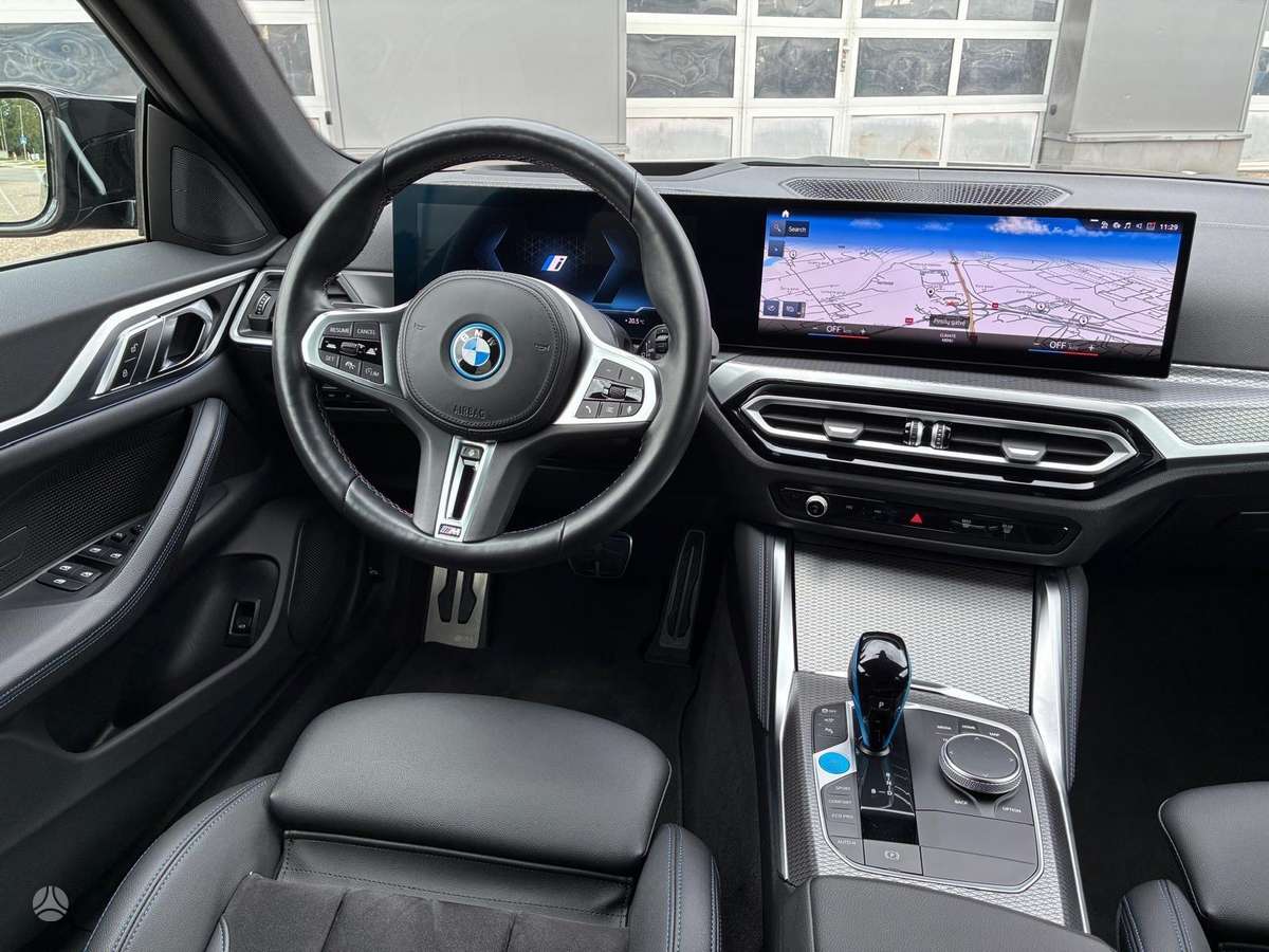 BMW i4, 80 kWh, coupe