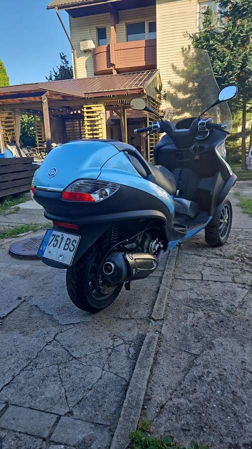 Piaggio MP3 250cc, scooters / mopeds