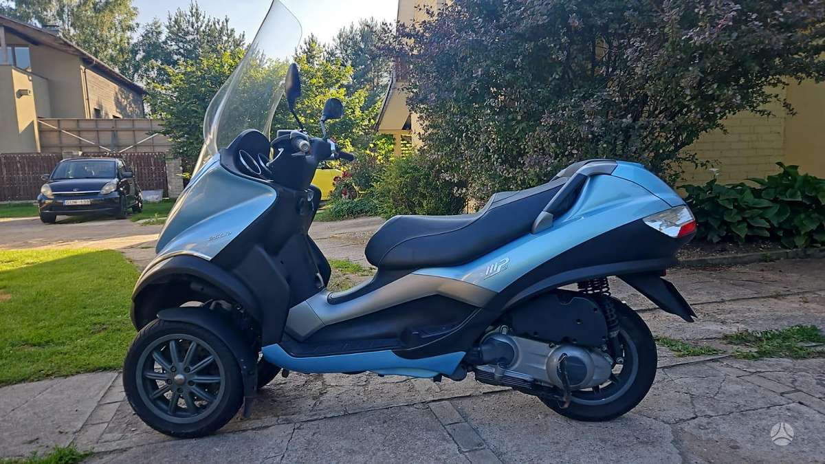 Piaggio MP3 250cc, scooters / mopeds