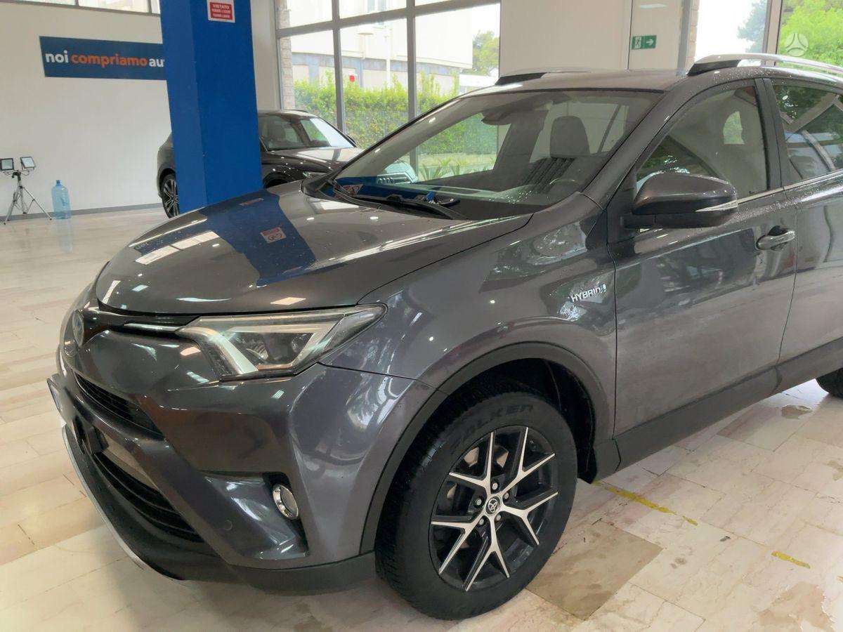 Toyota RAV4 - 1