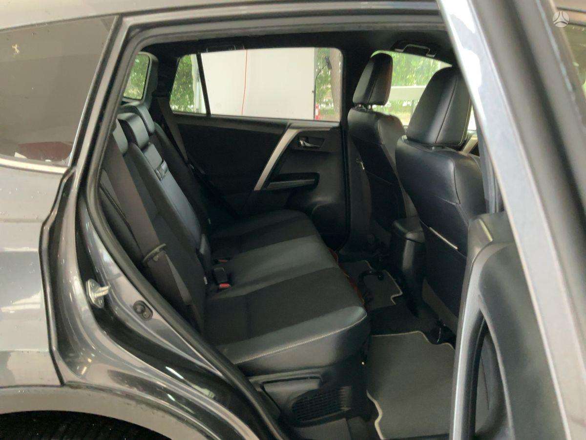 Toyota RAV4 - 6