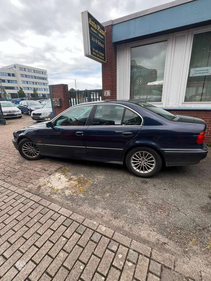 BMW 523, 2.5 l., Седан