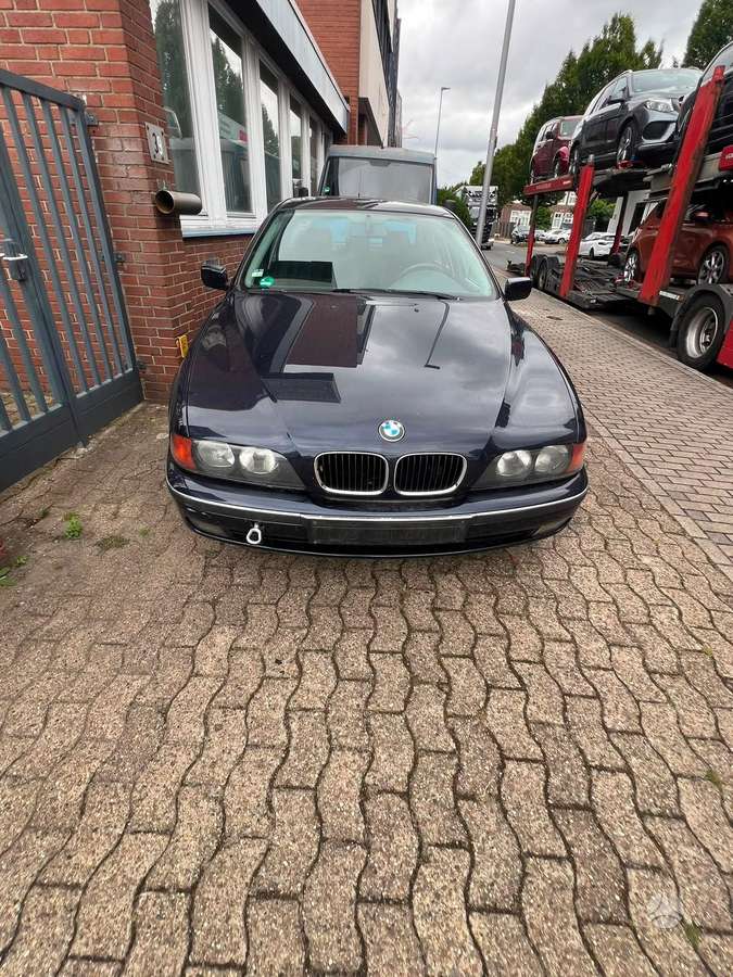 BMW 523, 2.5 l., Седан