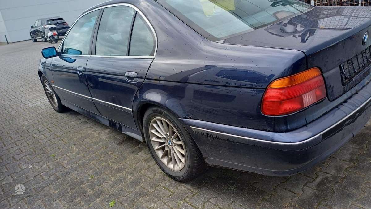 BMW 523, 2.5 l., Седан