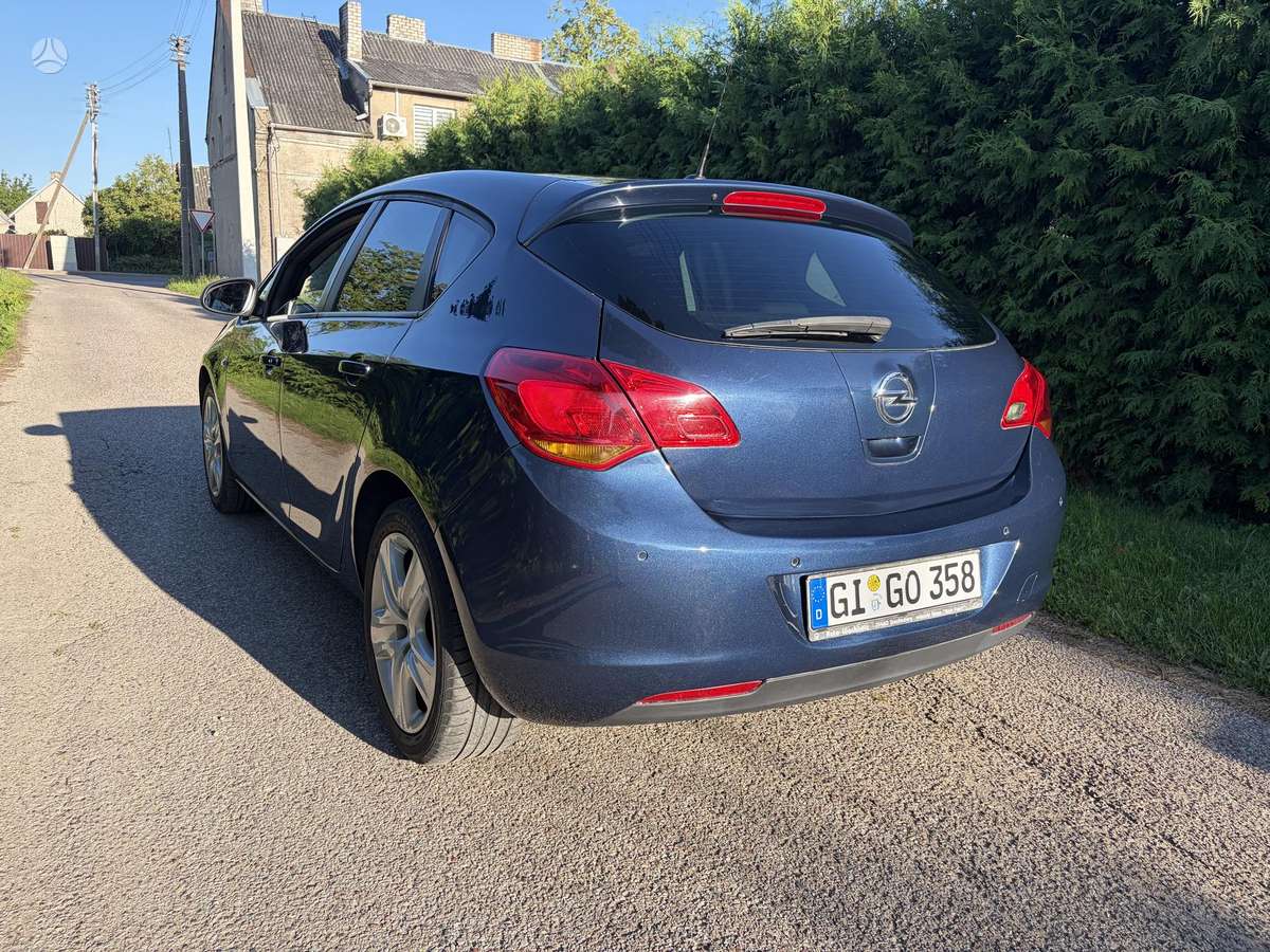 Opel Astra, 1.3 l., Хэтчбек