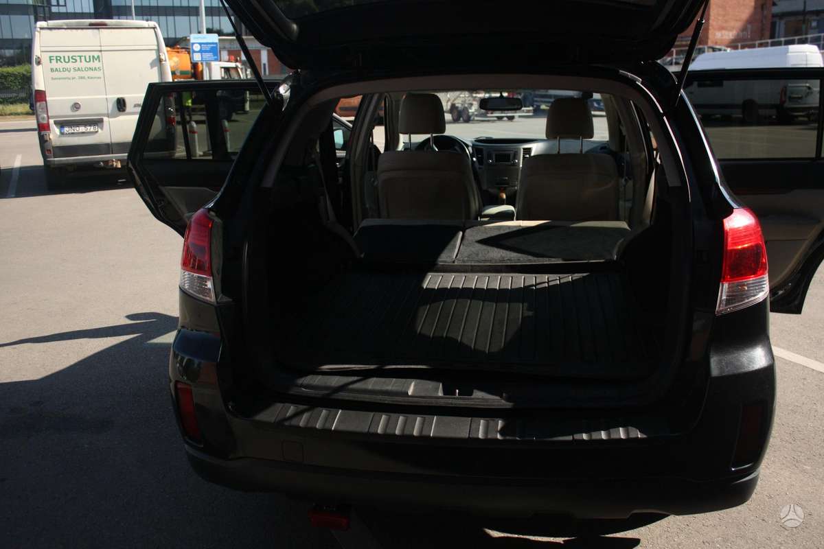 Subaru Outback, 2.5 l., Хэтчбек