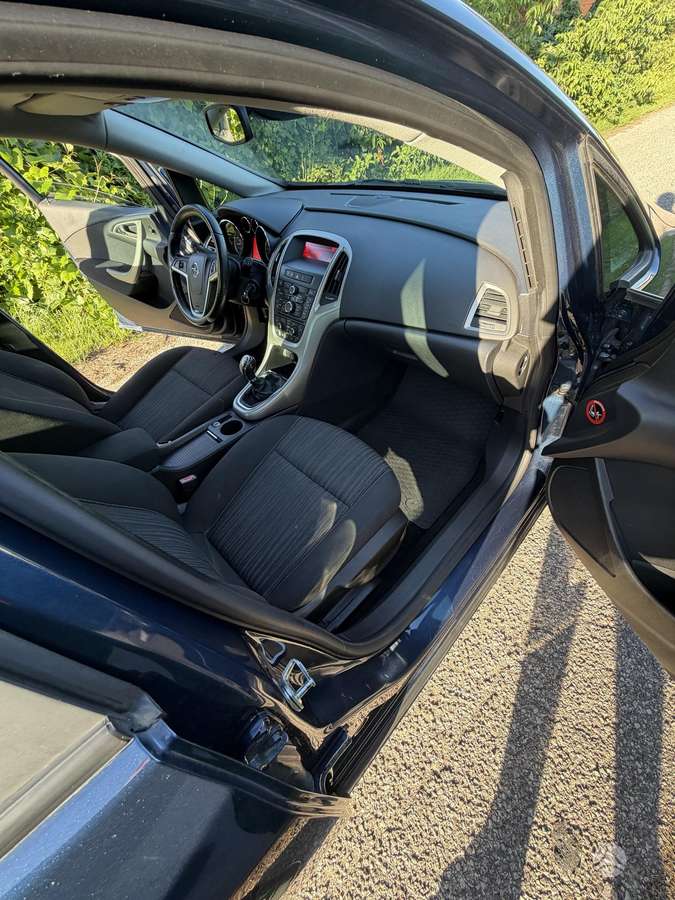 Opel Astra, 1.3 l., Хэтчбек