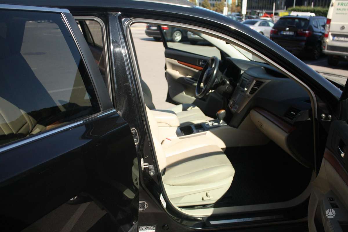 Subaru Outback, 2.5 l., hatchback