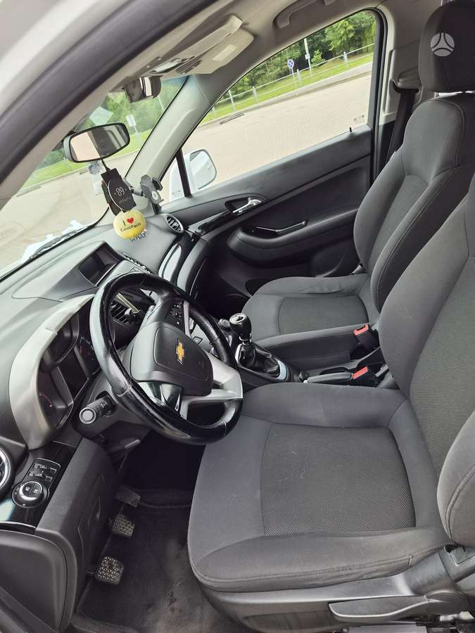 Chevrolet Orlando - 8