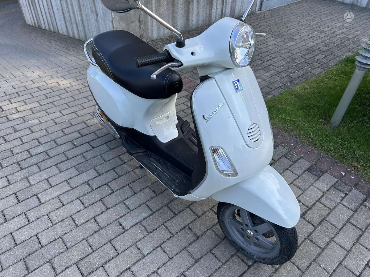 Piaggio Vespa 49cc, scooters / mopeds