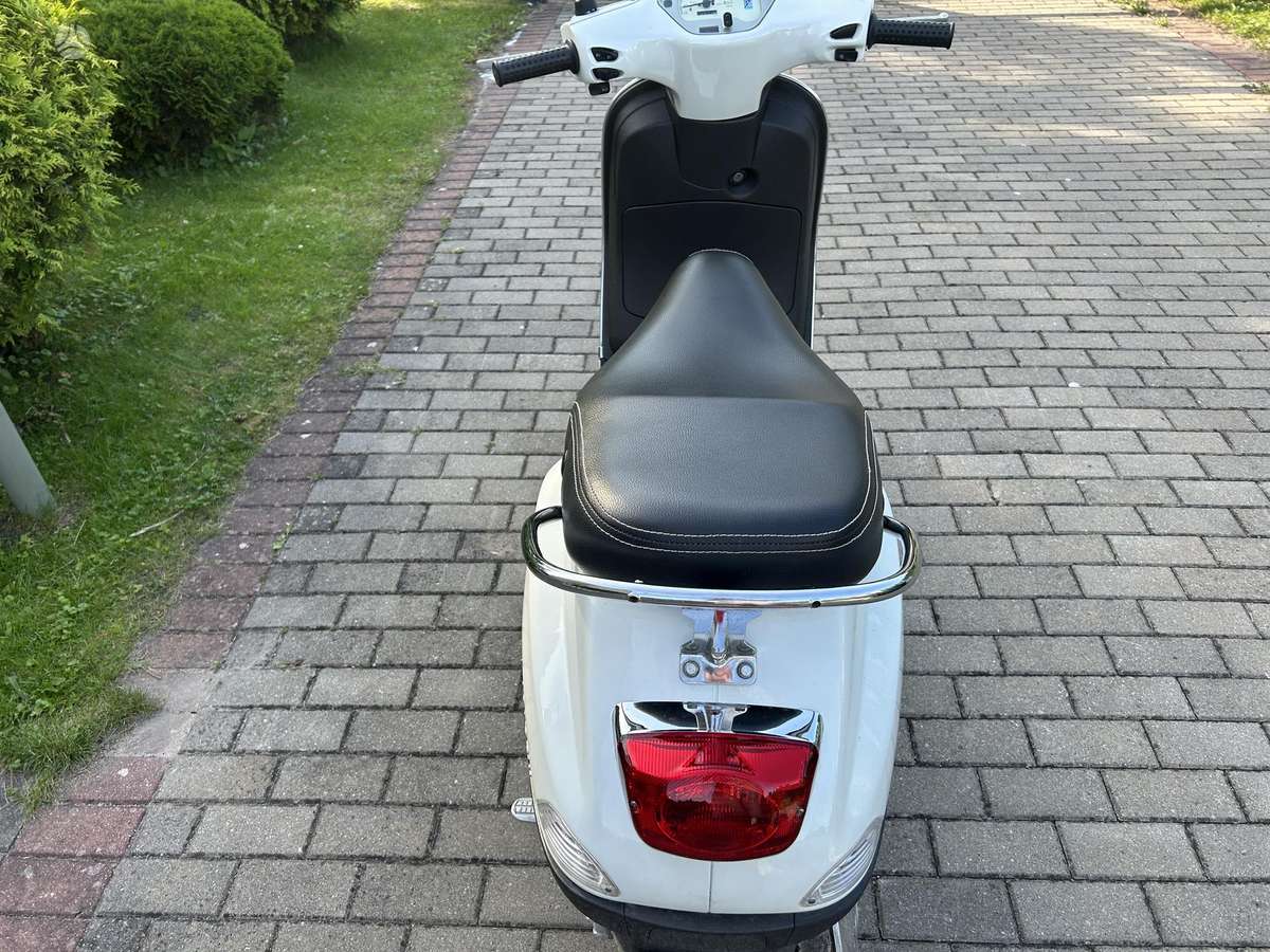 Piaggio Vespa 49cc, scooters / mopeds