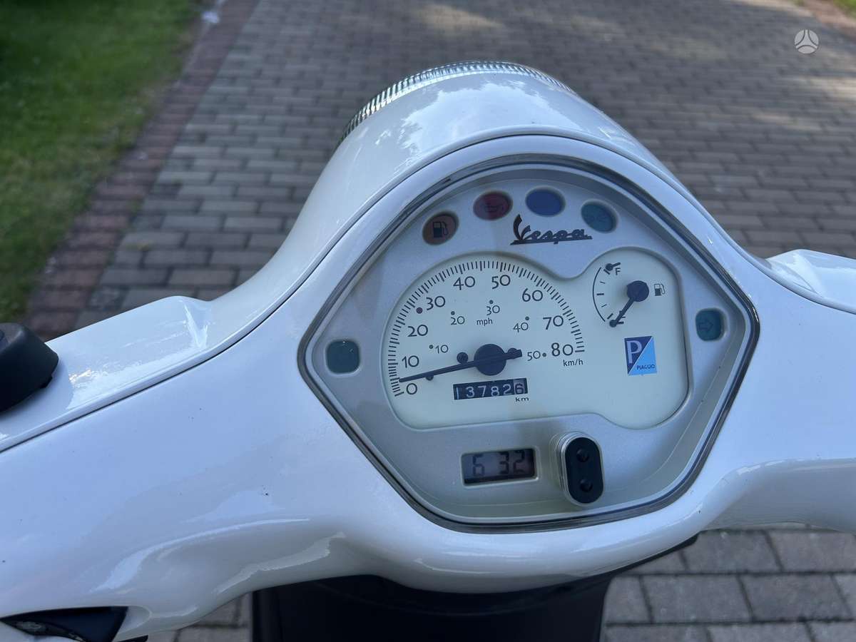 Piaggio Vespa 49cc, scooters / mopeds
