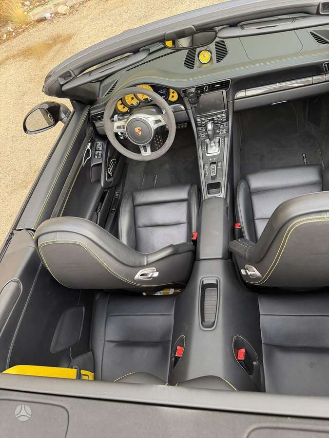 Porsche 911 - 12