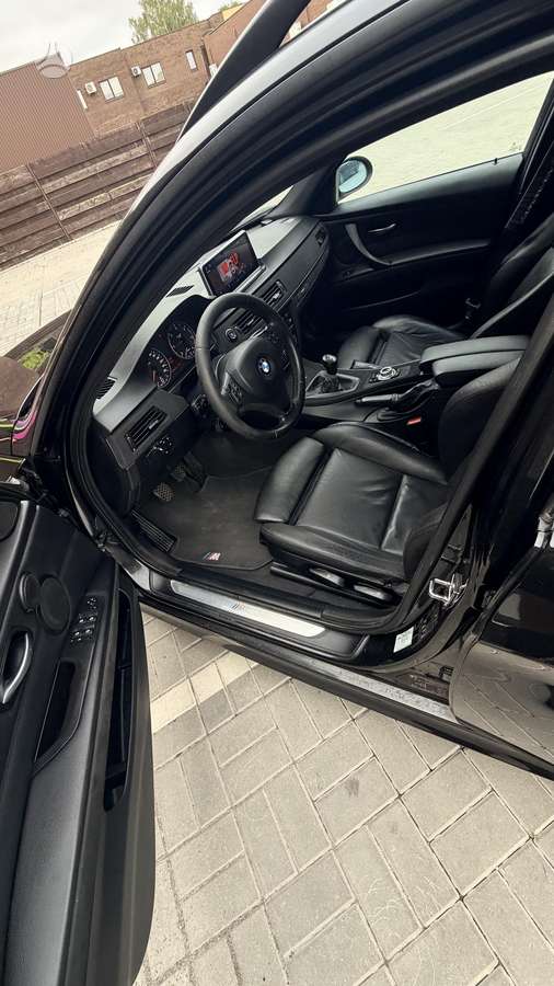BMW 320, 2.0 l., wagon