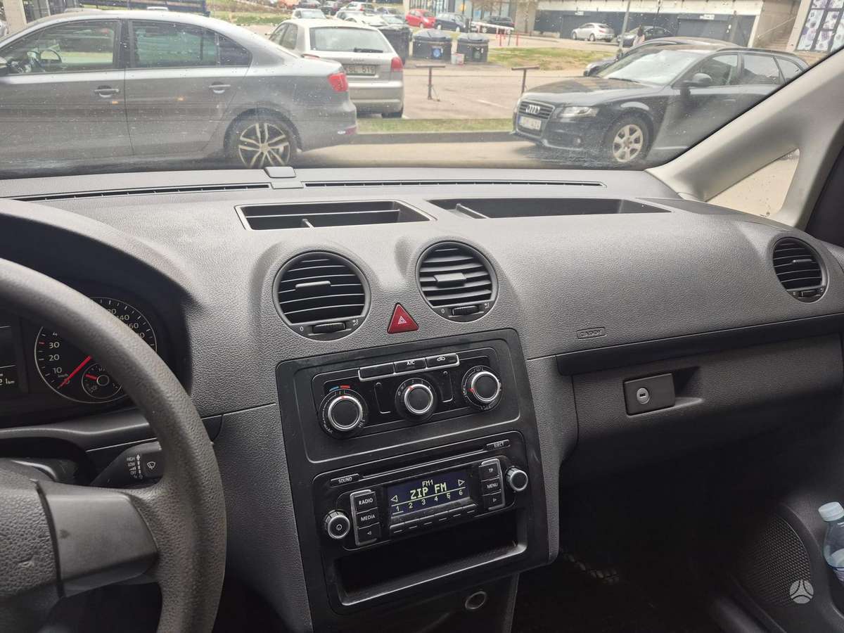 Volkswagen Caddy - 10