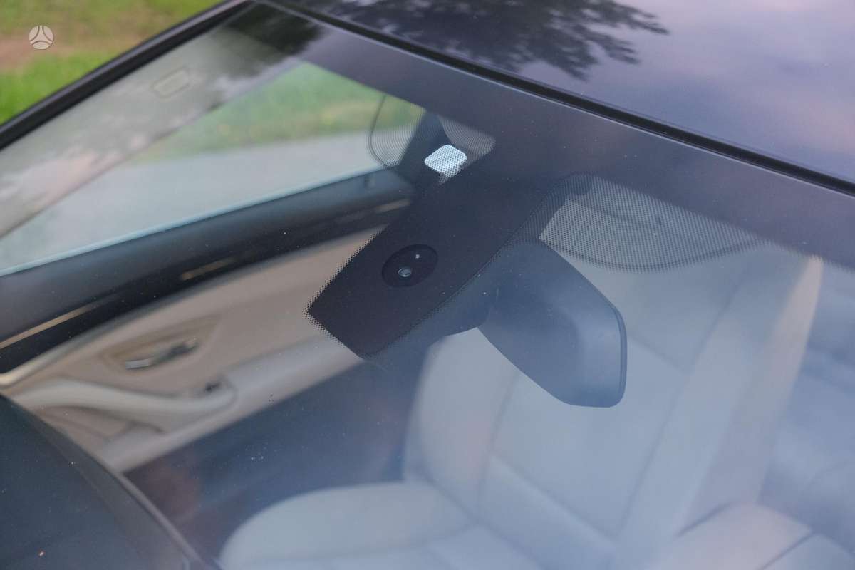 BMW 520, 2.0 l., Седан
