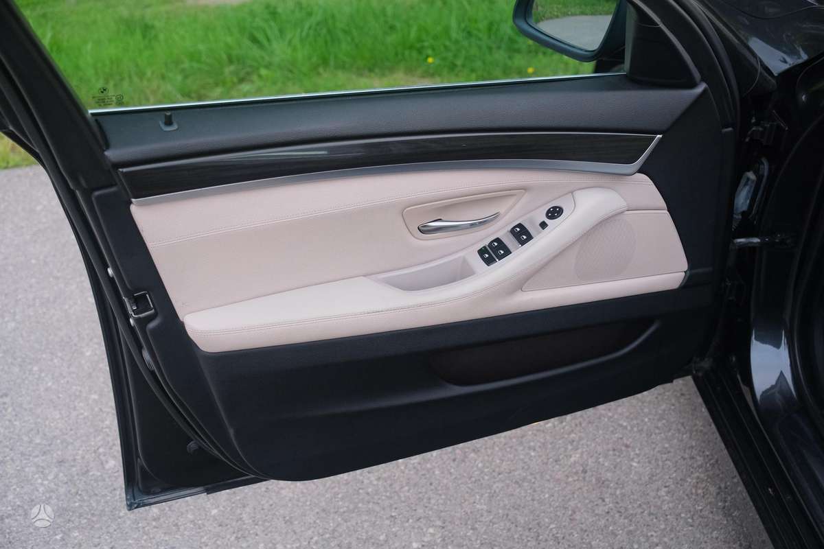 BMW 520, 2.0 l., Седан