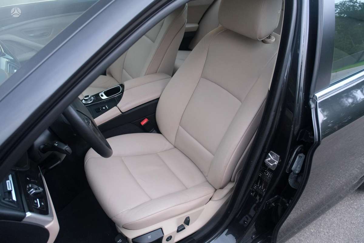 BMW 520, 2.0 l., Седан