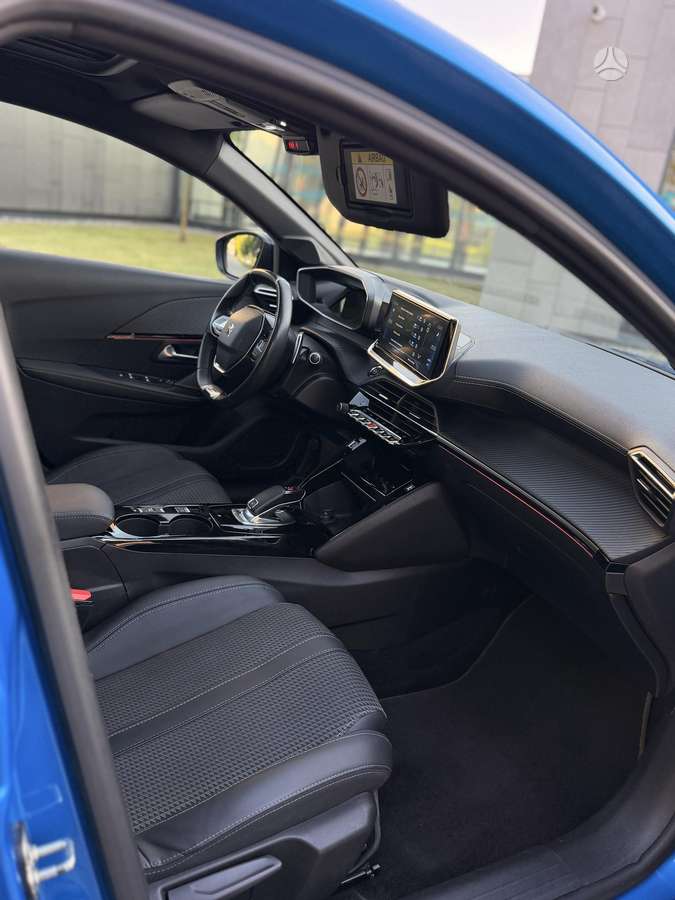Peugeot 208 - 10