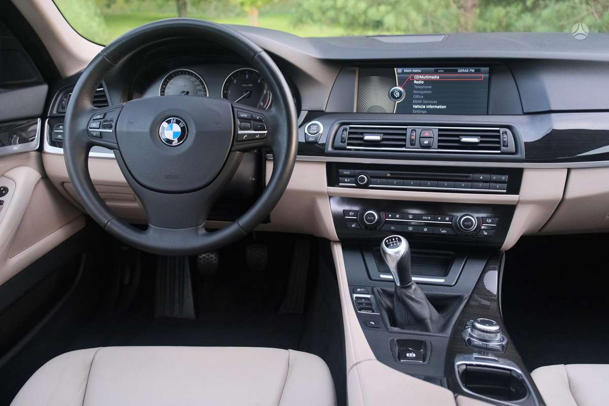 BMW 520, 2.0 l., Седан