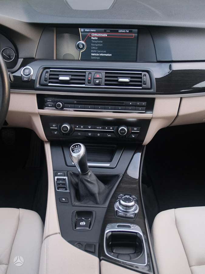 BMW 520, 2.0 l., Седан