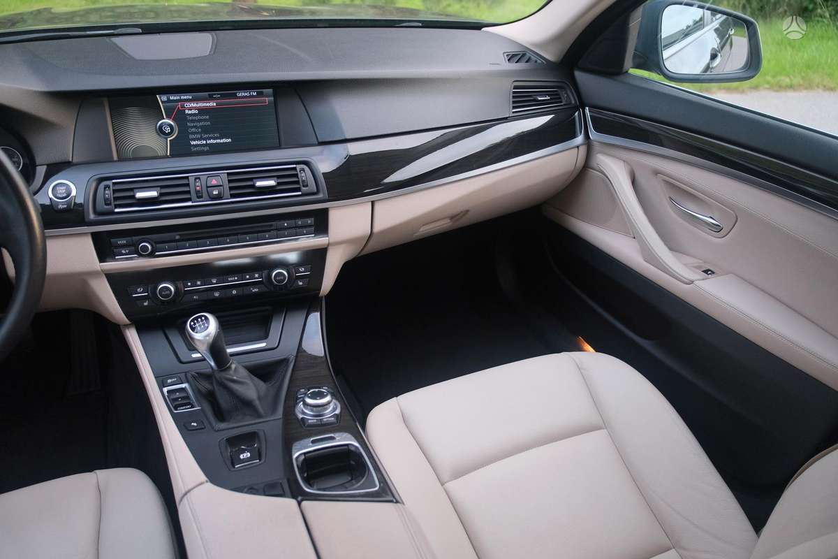 BMW 520, 2.0 l., Седан