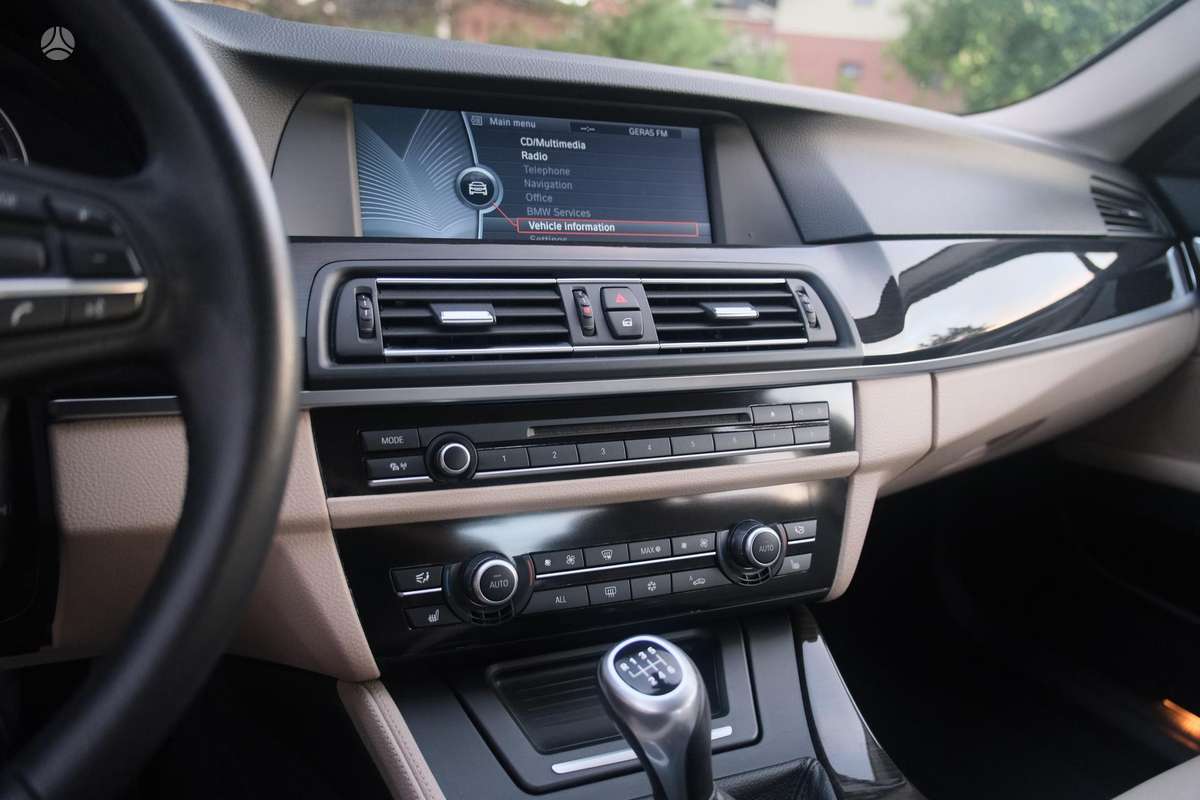 BMW 520, 2.0 l., Седан