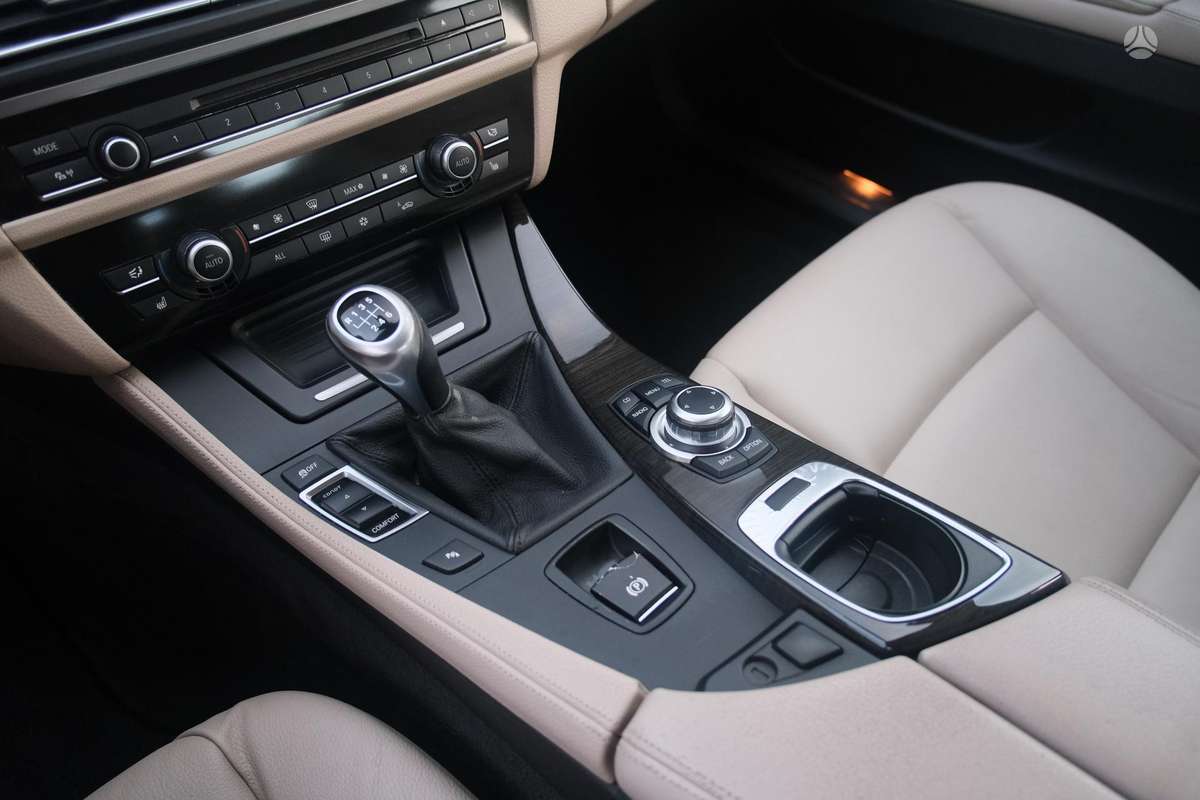 BMW 520, 2.0 l., Седан