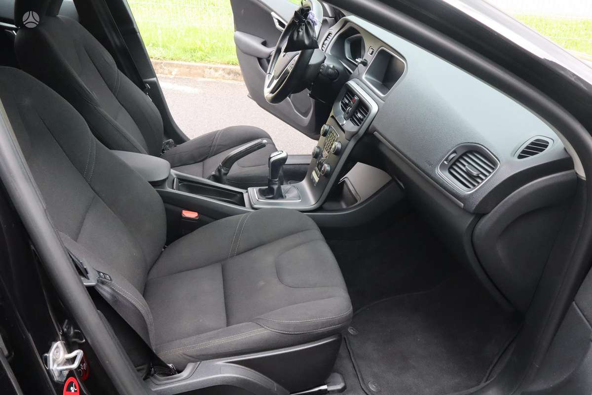 Volvo V40 - 9