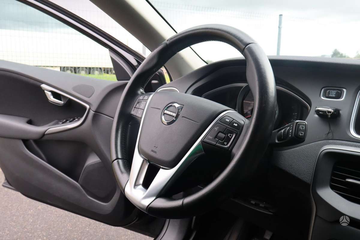 Volvo V40, 2.0 l., hatchback