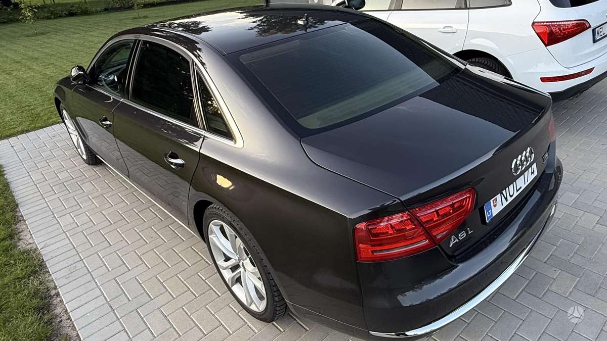 Audi A8 L, 3.0 l., Седан