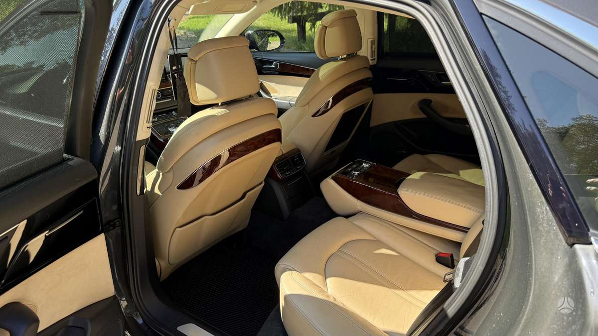 Audi A8 L, 3.0 l., Седан