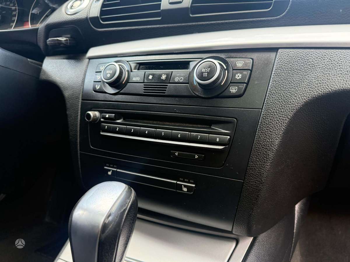 BMW 120, 2.0 l., hatchback