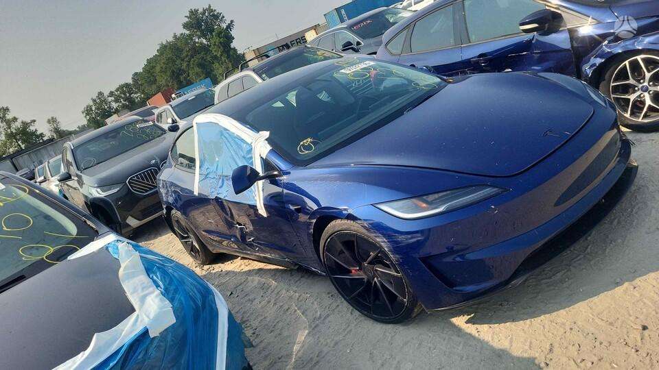 Tesla Model 3, 81 kWh, hatchback