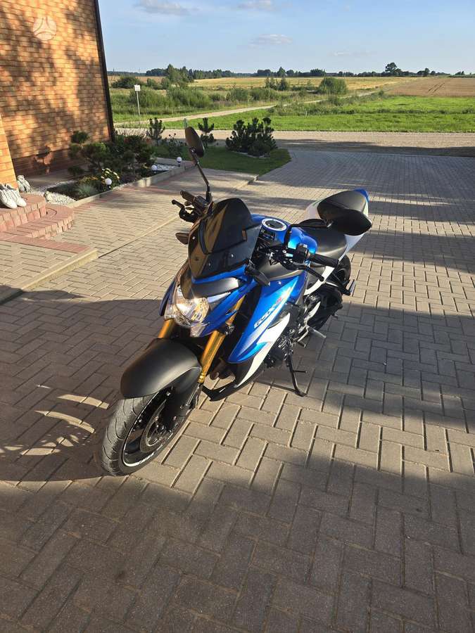 Suzuki GSX-S 1000cc, street / classic