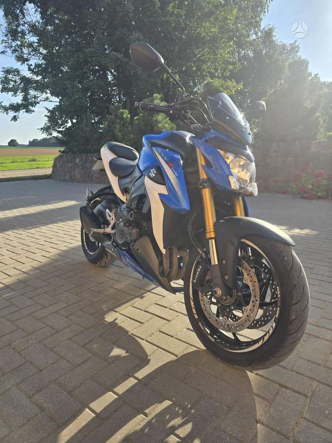 Suzuki GSX-S 1000cc, street / classic