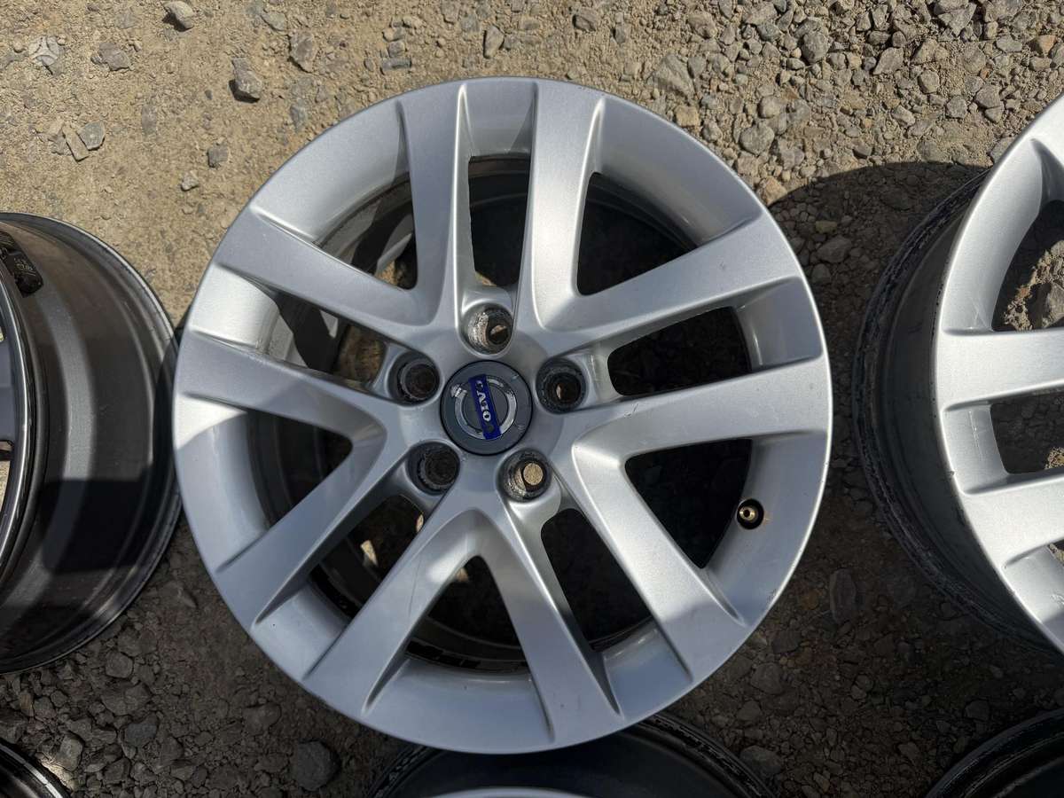 Volvo, lengvojo lydinio, R16