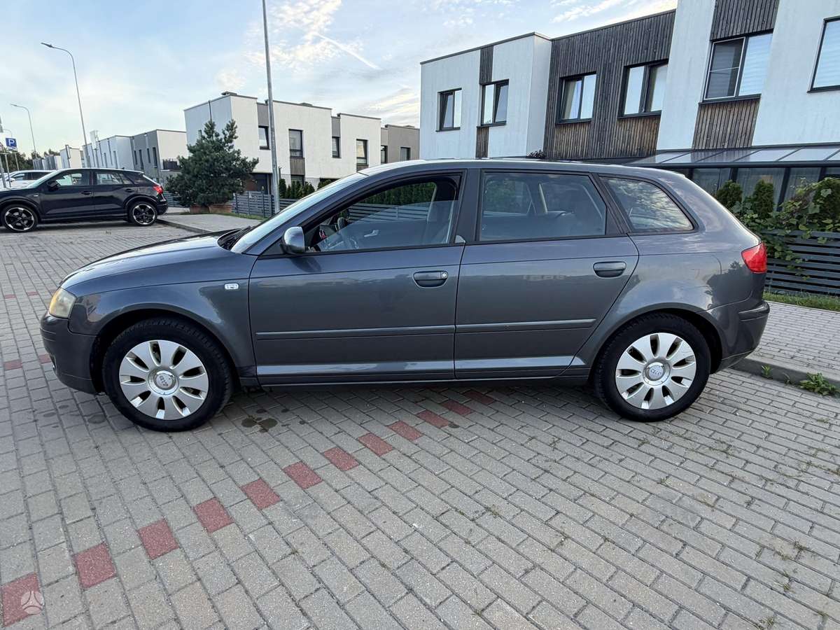 Audi A3, 1.6 l., hatchback