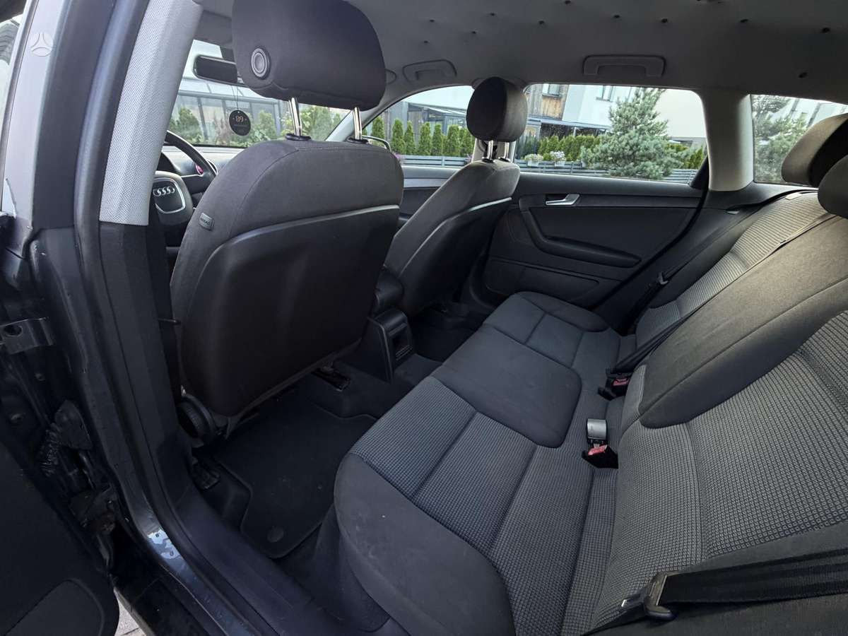 Audi A3, 1.6 l., hatchback